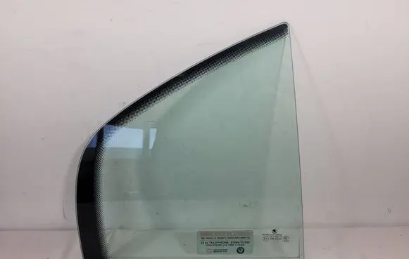 Skoda Octavia Mk2 (1Z) Front triangle window/glass DOT24M68AS2 E643R00048 E000255