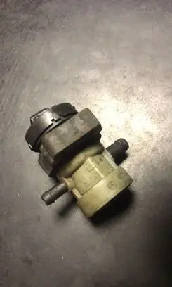 Mercedes-Benz E W210 Vacuum valve 0004701493
