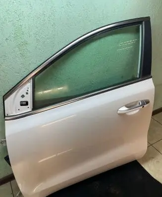 KIA Sportage Front door