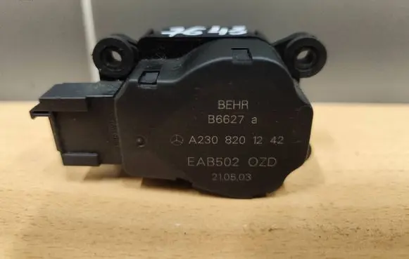 Mercedes-Benz ML W163 Air flap motor/actuator A2308201242 B6627 EAB5020ZD