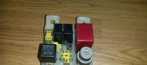 Mitsubishi Colt Fuse box set mb629080