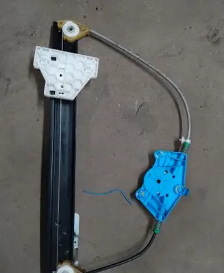 Seat Exeo (3R) Rear window lifting mechanism without motor 8E0839462C