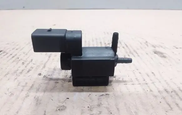 Volkswagen Touran I Vacuum valve 03C906283
