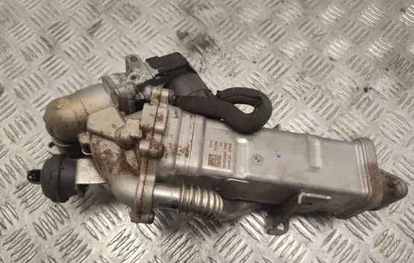 BMW X5 F15 EGR valve cooler 11717823210 11717822350