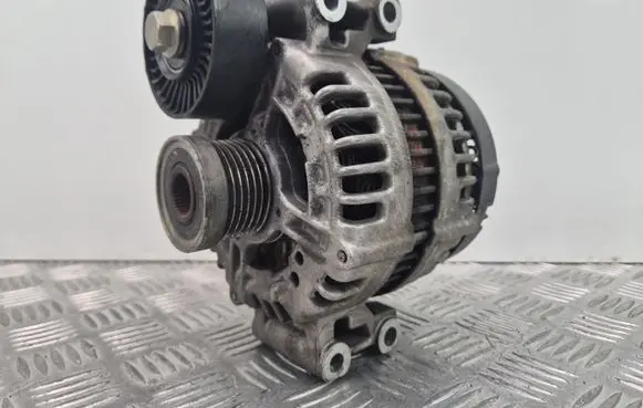 BMW 5 E60 E61 Generator/alternator 7550967