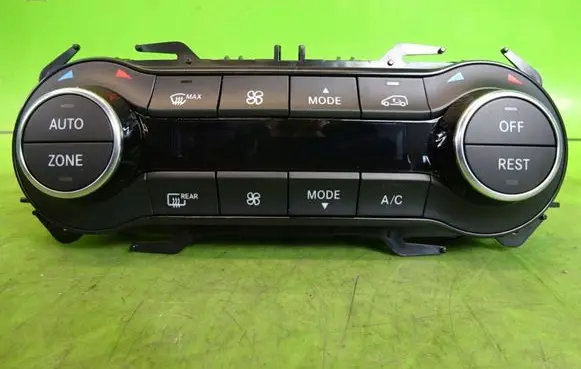 Infiniti Q30 Climate control unit A0919008101