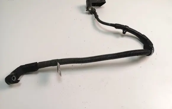 Toyota RAV 4 (XA30) Positive cable (battery)