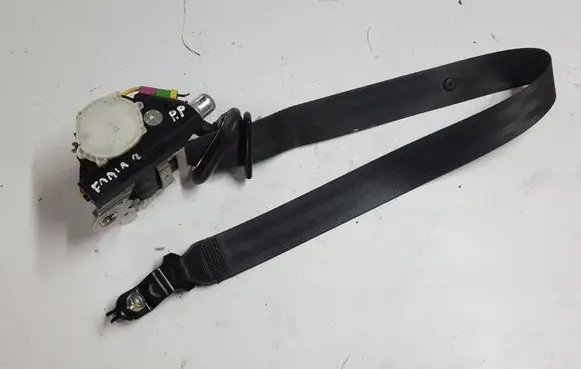 Skoda Fabia Mk2 (5J) Front seatbelt 