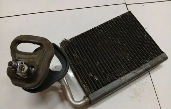 BMW 1 E81 E87 A/C cooling radiator (condenser) 