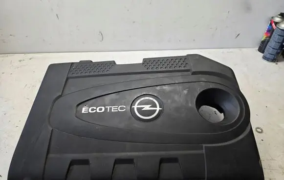 Opel Astra J Engine cover (trim)