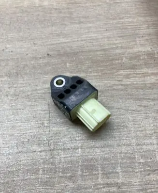 Toyota RAV 4 (XA30) Airbag deployment crash/impact sensor 8983133020
