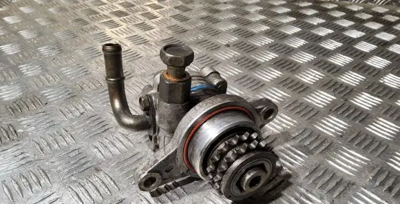 Nissan Primera Power steering pump 5M321N 33181215 331812155M321N