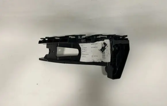 Volkswagen Golf VIII Fender mounting bracket