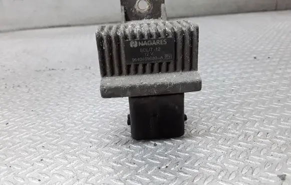Renault Scenic II - Grand scenic II Glow plug pre-heat relay 9640469680A