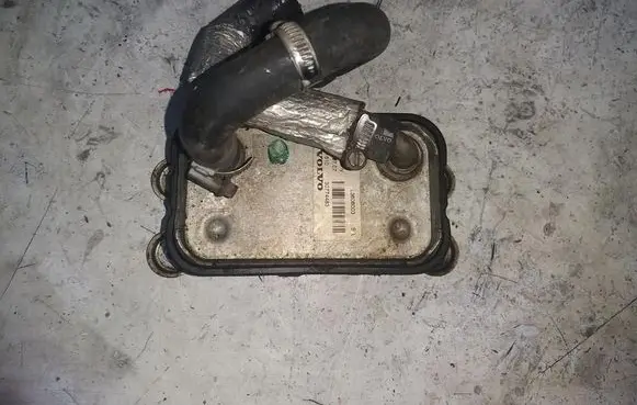 Volvo S80 Engine oil radiator 30774483