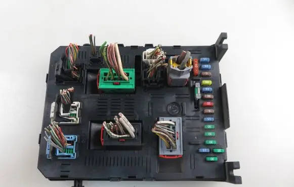 Citroen C4 I Central body control module 216760315B 216761594H 281174352A