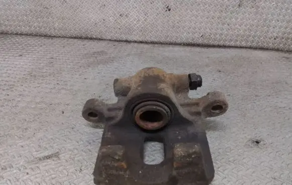 Mitsubishi Lancer VIII Rear brake caliper