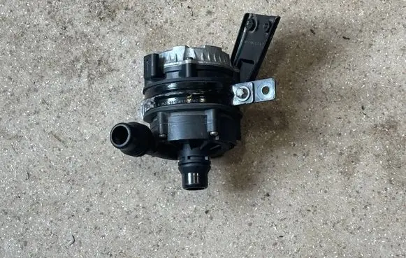 Mercedes-Benz GLC X253 C253 Electric auxiliary coolant/water pump A0005002686 A2535010920