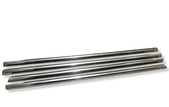 Volvo V70 Rubber seal front door window/glass 