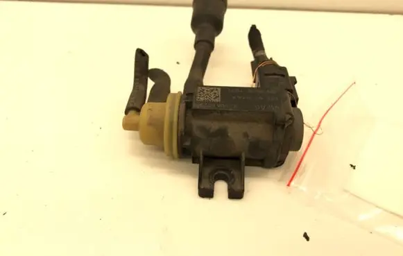 Man TGE 1gen Fuel pressure regulator 1K0906627B