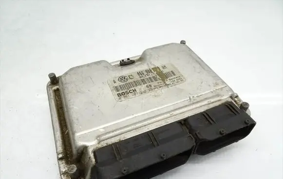 Volkswagen Bora Engine control unit/module 066906032AM 0261207380