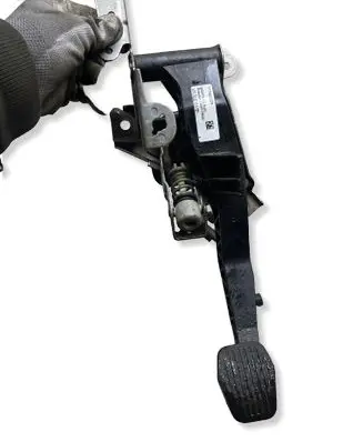 Volvo V40 Clutch pedal 31362223 12251M04