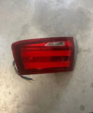 Tailgate rear/tail lights