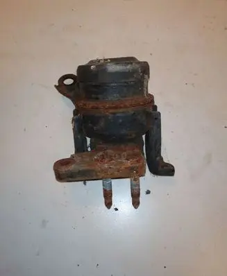 Toyota Avensis Verso Engine mount bracket