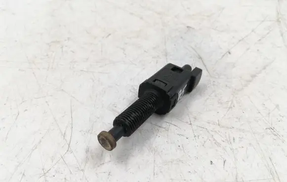 Audi A4 S4 B5 8D Brake pedal sensor switch 811907343B
