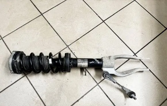 BMW 5 G30 G31 Front shock absorber with coil spring 6875922 14678612 G30U553SX