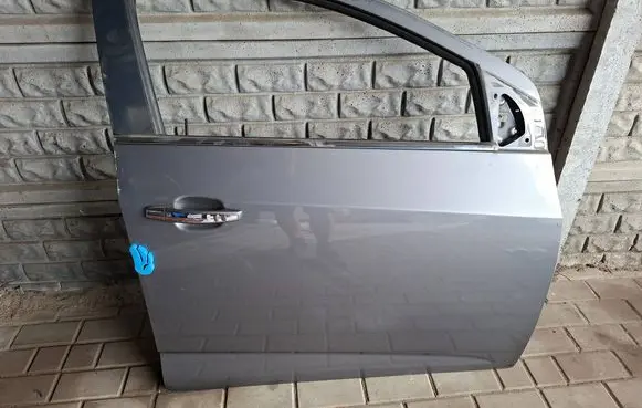 Chevrolet Aveo Front door
