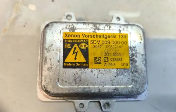 BMW X6 E71 Headlight ballast module Xenon 100VDC85VAC 5DV00900000 003582