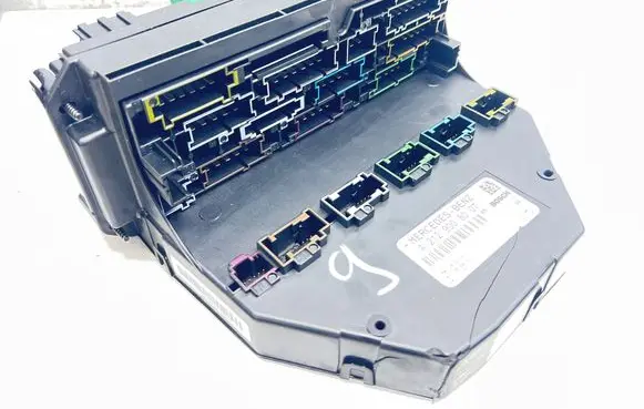 Mercedes-Benz C W204 Fuse module A2129008007 A2129024403 A2129020603