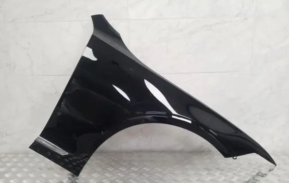 Volvo S90, V90 Fender