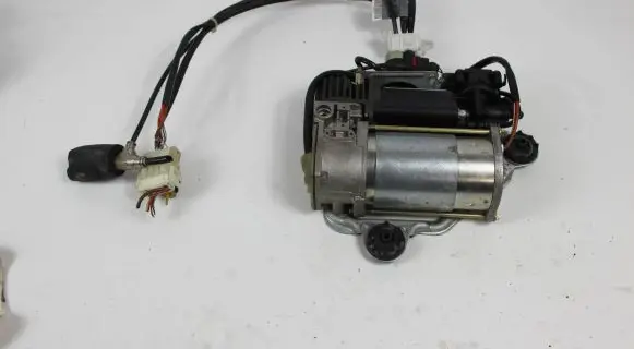 BMW X5 E53 Air suspension compressor/pump 8946063630 712004 4721545610