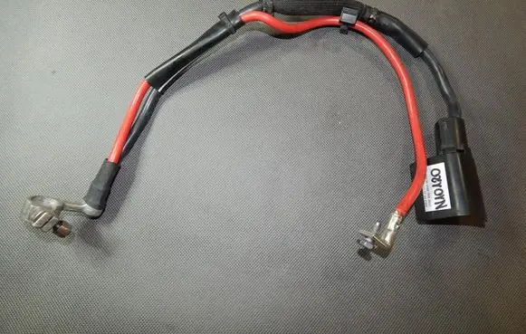 Volkswagen Golf VII Positive cable (battery)
