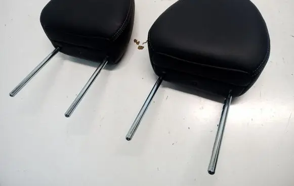 Nissan Qashqai Front seat headrest 
