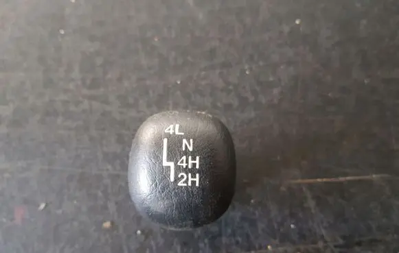 Suzuki Grand Vitara I Gear lever shifter trim leather/knob 