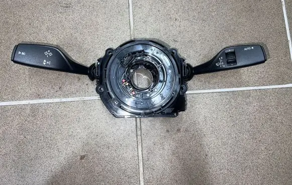 BMW X4 F26 Indicator stalk 6827375 61319368588