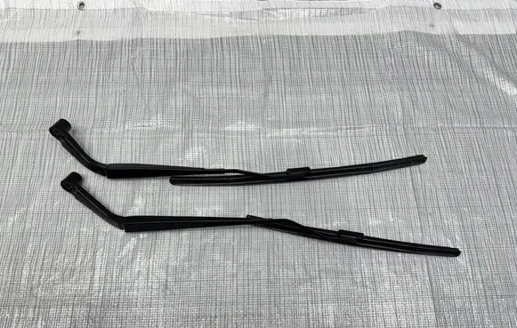 Mercedes-Benz X-class W470 Front wiper blade arm 00000