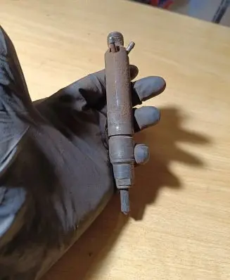 Volkswagen Golf III Fuel injector 028130201T
