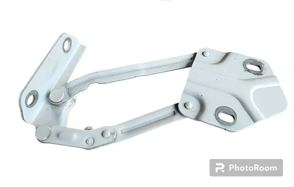 Engine bonnet/hood hinges