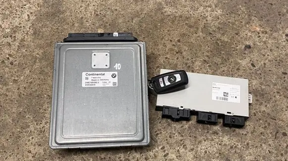Engine ECU kit and lock set