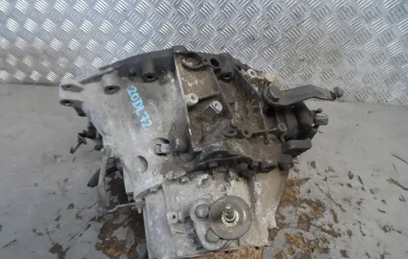 Peugeot 206 Manual 5 speed gearbox 20DL72