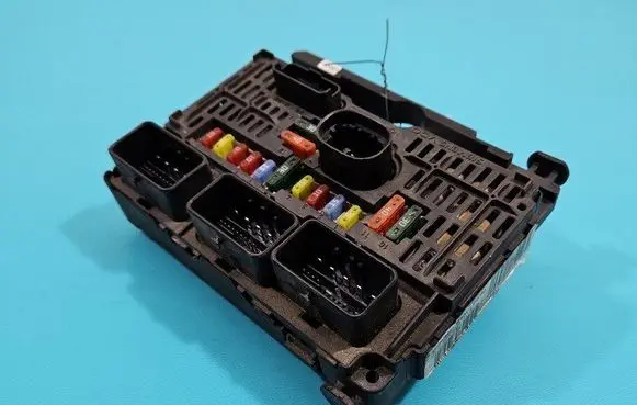 Peugeot 407 Central body control module 9658070980 IMPRK1475553