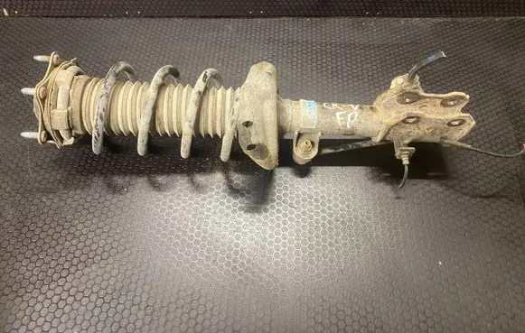 Honda CR-V Front shock absorber with coil spring 51601SWYE041M1 06170657