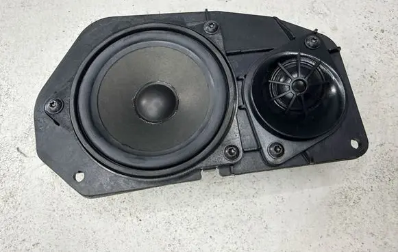 BMW 5 E60 E61 Subwoofer speaker 61928910