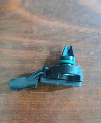Porsche Macan (95B) Mass air flow meter 0261232012 06E906051AA 141210T142950