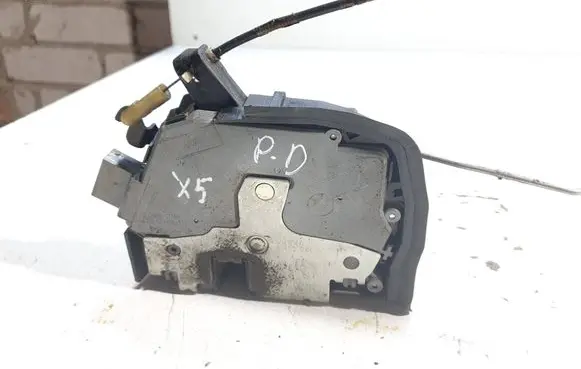 BMW X5 E53 Front door lock 8402540 V0840
