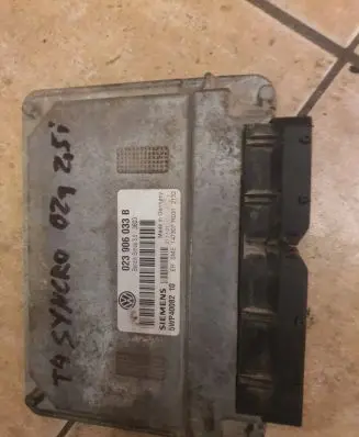 Volkswagen Transporter - Caravelle T4 Engine control unit/module 023906033B 5WP4008210